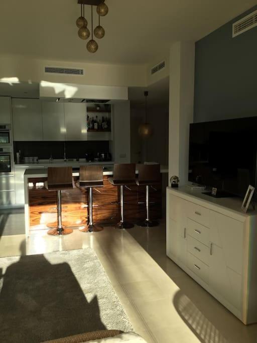 Alcazaba Blue Lagoon 3 Bedroom, Ground Floor Apartment Estepona Extérieur photo