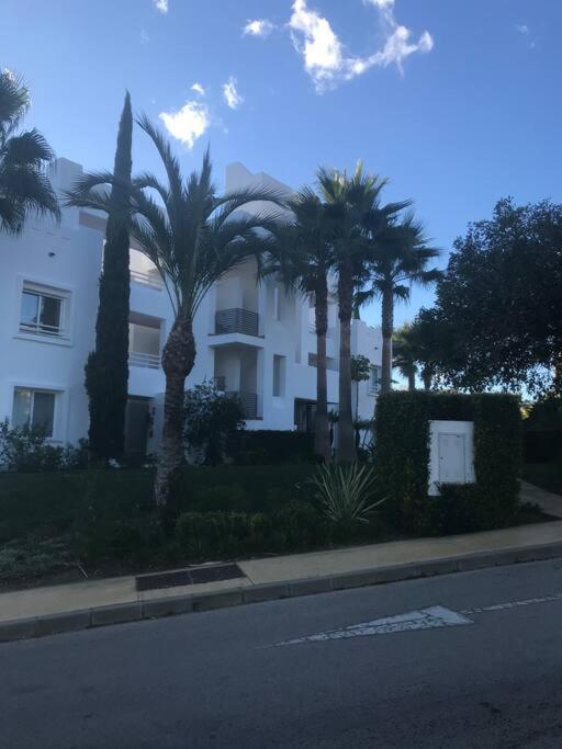Alcazaba Blue Lagoon 3 Bedroom, Ground Floor Apartment Estepona Extérieur photo